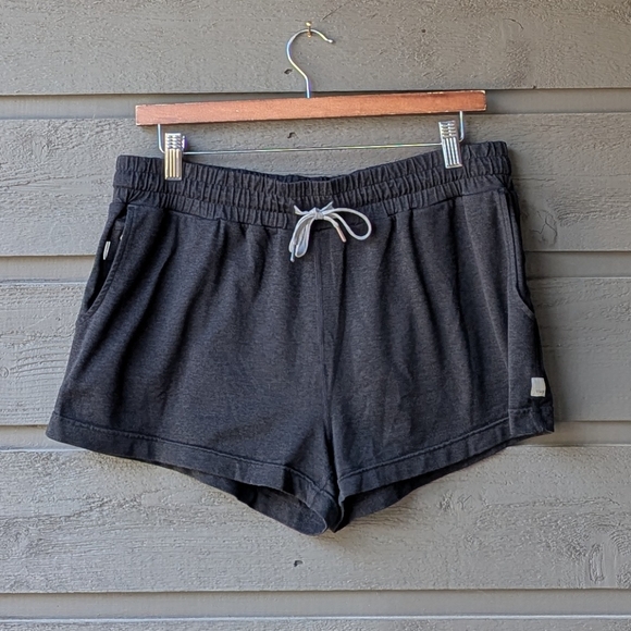 Vuori Halo Performance Short Heathered Black Women's Size Large - Picture 1 of 7